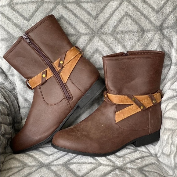 Brown boots - Picture 2 of 4